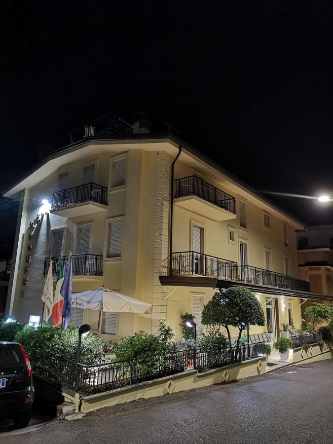 Hotel Pompei Fiuggi Eksteriør billede